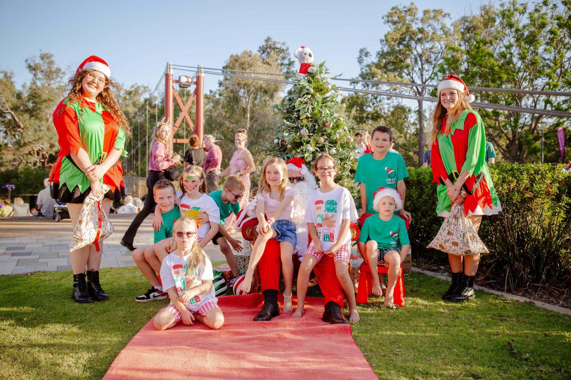 Hundreds of Murray locals celebrate at Christmas on the Murray